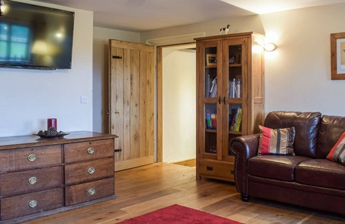 Newcastle-on-Clun Cottage | 8 bedroom accommodation in Clun, near Bishops Castle