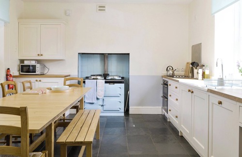 Newbridge Cottage | 8 bedroom accommodation in Holywood, by Dumfries