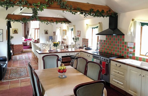 Needham Market Cottage | 8 bedroom accommodation in Badley, near Needham Market