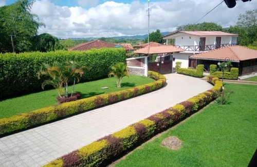 Montenegro Ski Chalet | 8 bedroom private vacation home in cuzco