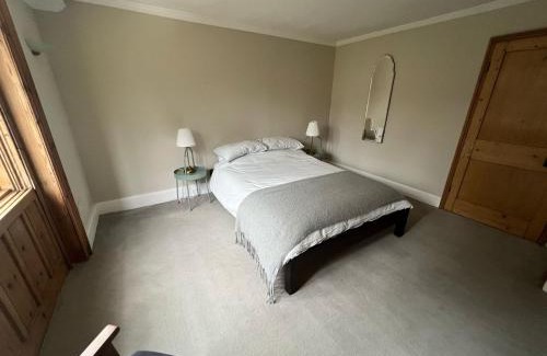 Willesborough House | 8 Bedroom Retreat in Rural Kent Village Share Save