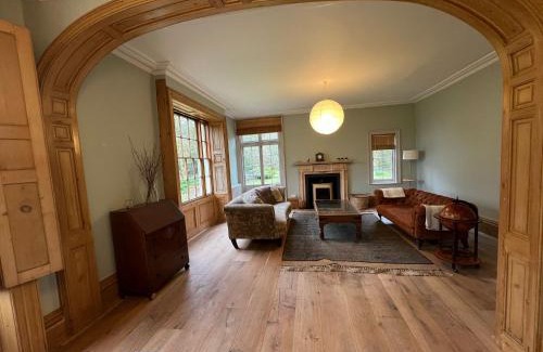 Willesborough House | 8 Bedroom Retreat in Rural Kent Village Share Save