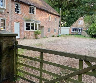 Willesborough House | 8 Bedroom Retreat in Rural Kent Village Share Save