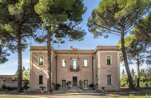 Carpignano Salentino Apartment | 8 Bedroom Villa more 3 sofabed (16+3 people)