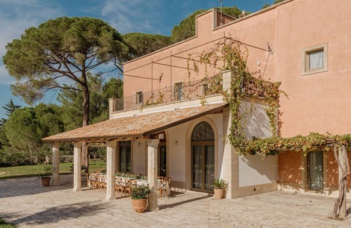 Carpignano Salentino Apartment | 8 Bedroom Villa more 3 sofabed (16+3 people)
