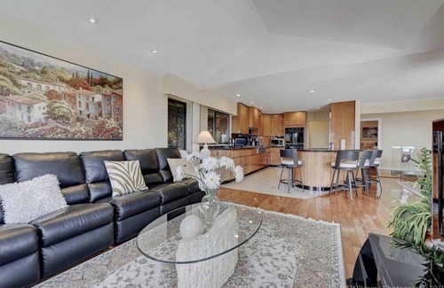 West Vancouver House | 8 bedrooms,12 beds with amazing view & pool in Vancouver