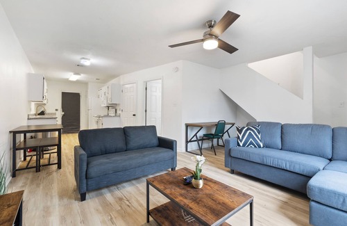 Griffin Heights House | 8 BEDROOMS - Luxury ModernHomes - Next to FSU - CENTRAL- COMFY - Near Downtown