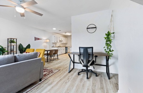 Griffin Heights House | 8 BEDROOMS - Luxury ModernHomes - Next to FSU - CENTRAL- COMFY - Near Downtown