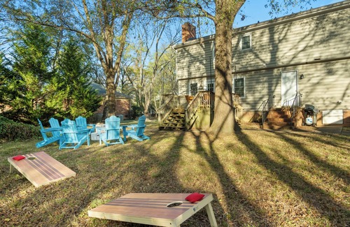 Marlwood Acre House | 8 Beds, Large Groups, Karaoke, Firepit