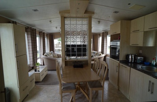 Hunstanton Ski Chalet | 8 berth caravan at manor park hunstanton free wifi