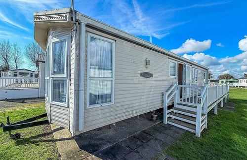 Walton on the Naze House | 8 berth caravan with decking to hire at Naze Marine in Essex ref 17045NM