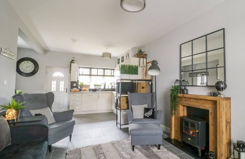 Cockermouth Cottage | 8 BRIDGE STREET, family friendly, with a garden in Cockermouth
