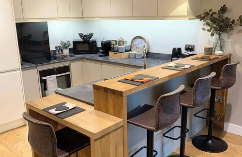 Malvern Apartment | #8 Brunel House Luxury Apartment in Great Malvern