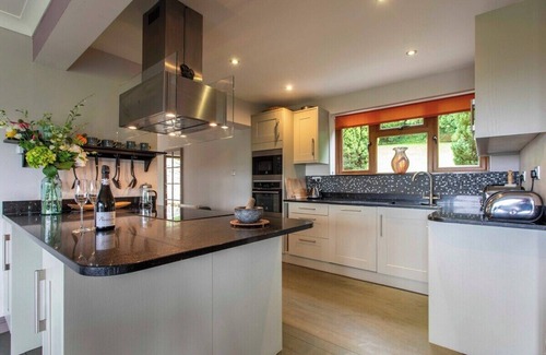 Bath House | 8 car o/s forecourt - detached 4 bedroom - Views!