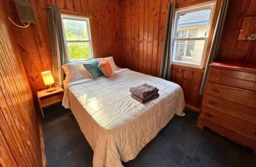 Oscoda House | 8 cottages on the beach of Lake Huron