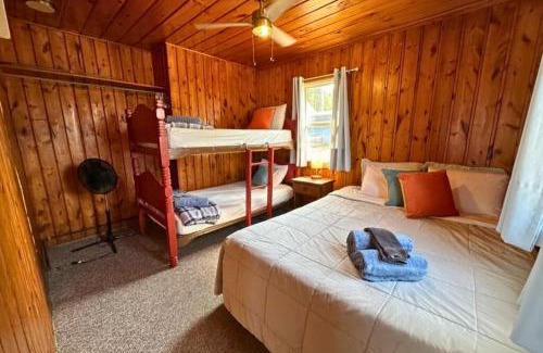 Oscoda House | 8 cottages on the beach of Lake Huron