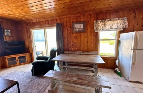Oscoda House | 8 cottages on the beach of Lake Huron