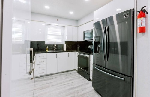 West Little Havana Apartment | 8 Guest,5 minutes to best attractions in Miami