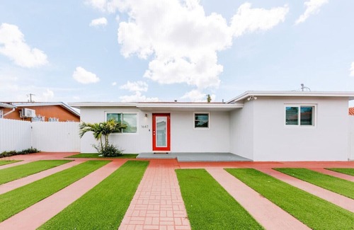 West Little Havana Apartment | 8 Guest,5 minutes to best attractions in Miami