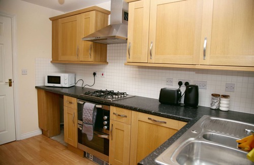 Norwich House | 8 Guests - 4 Bedrooms - Parking - Garden