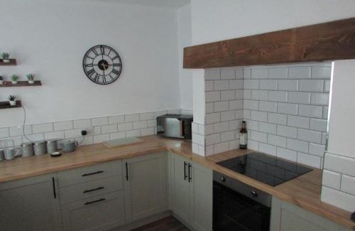 Hornsea House | 8 Guests Large cottage Hotub