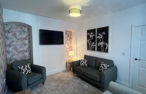 Hornsea House | 8 Guests Large cottage Hotub