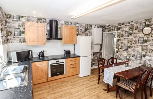 Ormskirk Cottage | 8 HEATONS BRIDGE ROAD, family friendly, with a garden in Scarisbrick