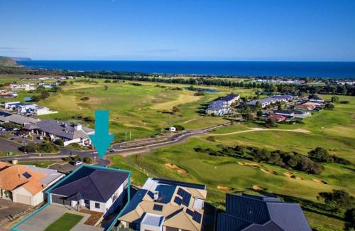 Normanville House | 8 Huntingdale Drive