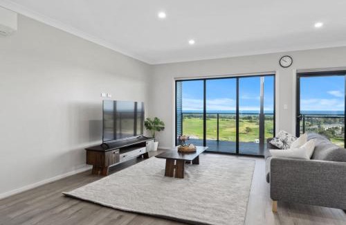 Normanville House | 8 Huntingdale Drive