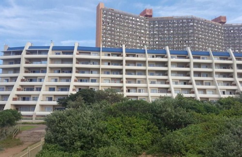 Kingsborough Apartment | 8 L'Escalier Cabanas