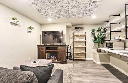 Commerce City House | 8 Mi to Barr Lake Cozy Commerce City Home!