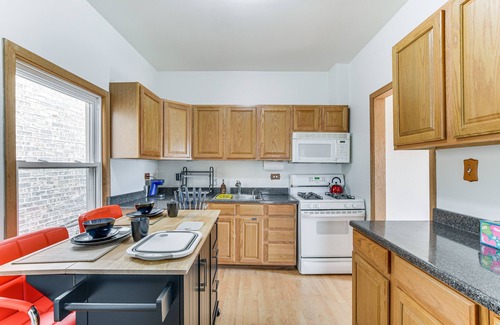 Oak Park House | 8 Mi to Chicago: Oak Park Home w/Fenced Backyard!