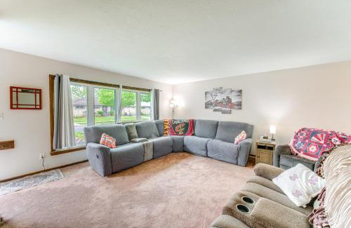 Brooklyn House | 8 Mi to Cleveland Family Home with Fenced Backyard!