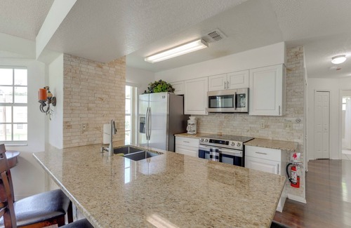 Kissimmee Condo | 8 Mi to Disney: Resort-Style Condo w/Pool Access