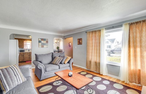 Garfield Heights House | 8 Mi to Dtwn Cleveland Quiet Home with Fenced Yard