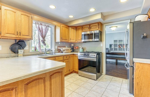 Laotto House | 8 Mi to Dtwn: Family-Friendly Home in Fort Wayne!