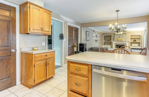 Laotto House | 8 Mi to Dtwn: Family-Friendly Home in Fort Wayne!