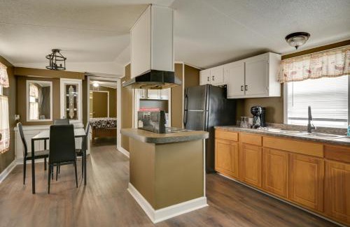 Crisp House | 8 Mi to Dtwn Greenville Bethel Home with Yard