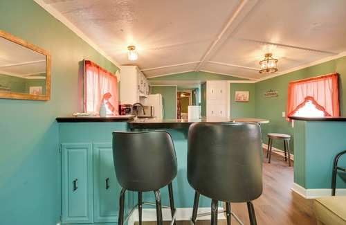 Crisp House | 8 Mi to Dtwn Greenville: Pet-Friendly Family Home!