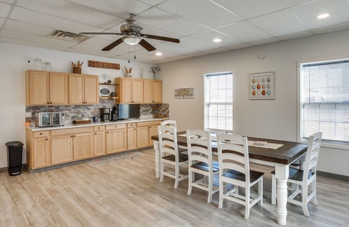 Portland Condo | 8 Mi to Kentucky Downs: Quiet Getaway w/Patio