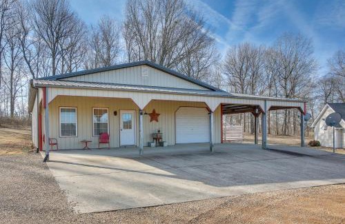 Portland Apartment | 8 Mi to Kentucky Downs Quiet Getaway with Patio