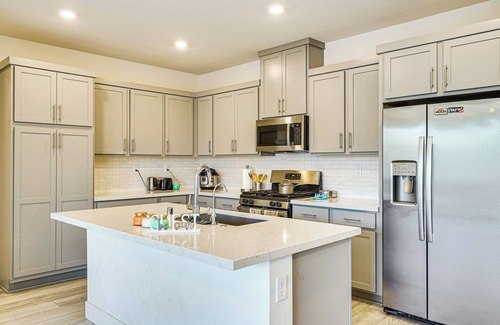 Tracy House | 8 Mi to Lincoln Park: Family-Friendly Tracy Home