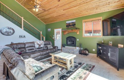 Pine House | 8 Mi to Staunton State Park Mtn-View Hideaway!