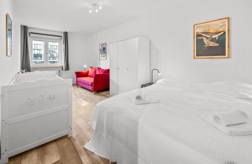 Alte Heide-Hirschau Apartment | 8 min per U-Bahn zum Marienplatz - 120 qm Schwabing - 3 SZ - 2 Bäder - 9 Personen