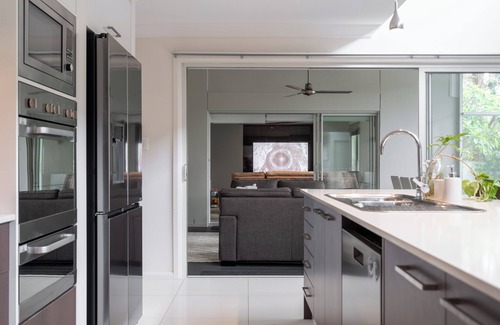 Port Macquarie House | 8 min to beach, Sleeps 12 + Pets