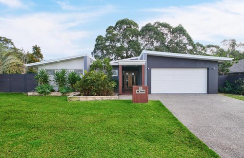 Port Macquarie House | 8 min to beach, Sleep 12 and Pets