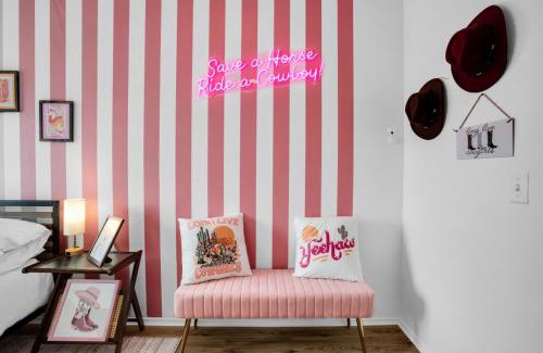 Indio House | 8 min to Coachella Heated Pool Karaoke Arcade