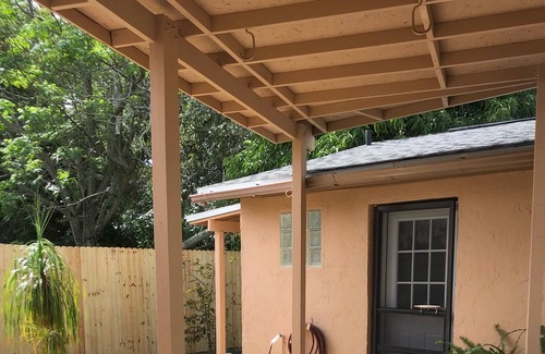 Tampa Cottage | 8 Minutes to the Beach - Quaint 1bdrm 1 bath