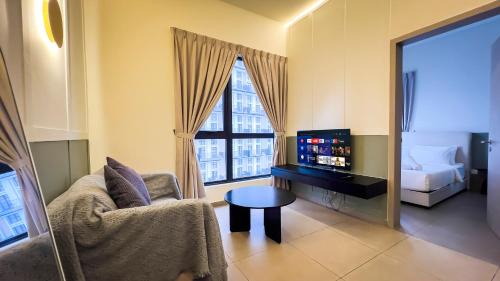 Sungai Penchala Apartment | 8 Mossaz skypool 5mins to 1U and Ikea atEmpire City by Light House