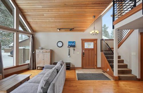 Deer Park House | 8 Mt Baker Home with Hot Tub